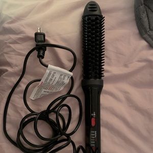 Straightening brush